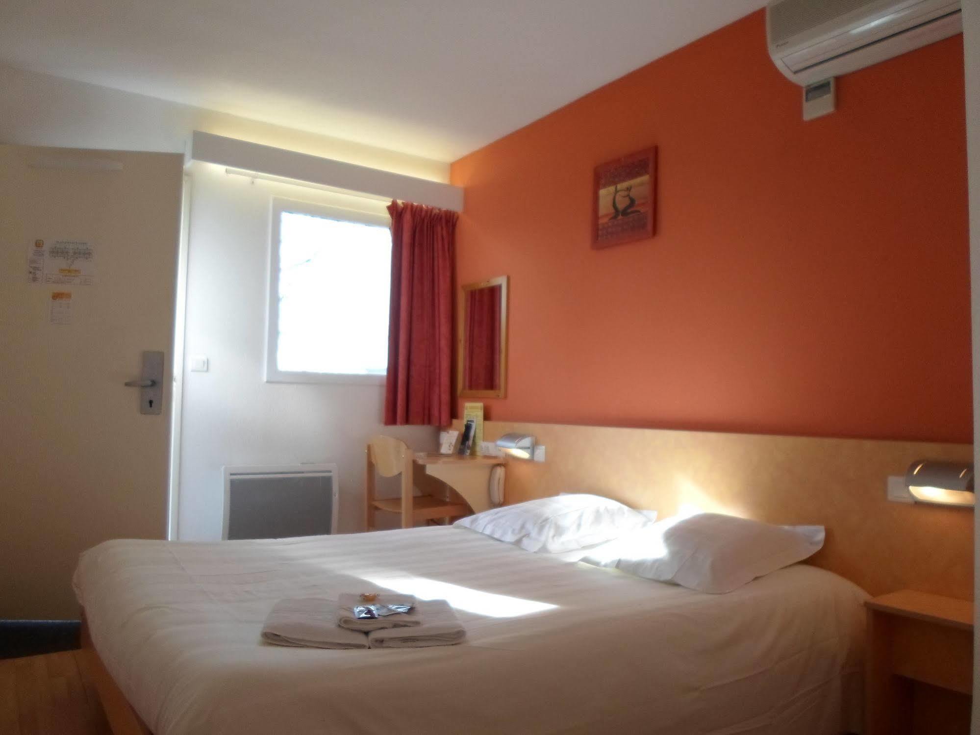 The Originals Access, Hotel Saint-Flour Ngoại thất bức ảnh
